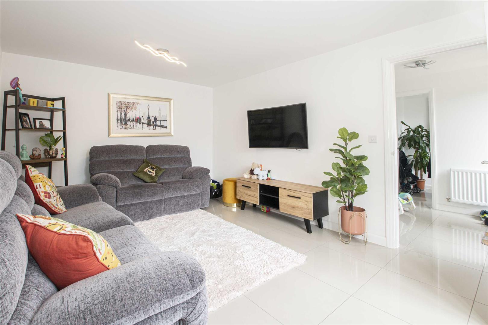 4 bed property in Friesland Avenue, Milton Keynes